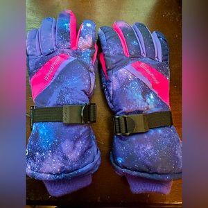 Girls Gloves. Pink/Purple. ***New***